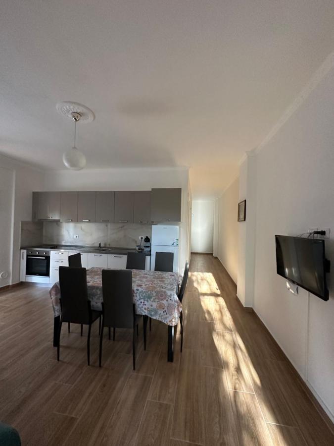 Vlora Central & Comfy Apartment Exterior photo